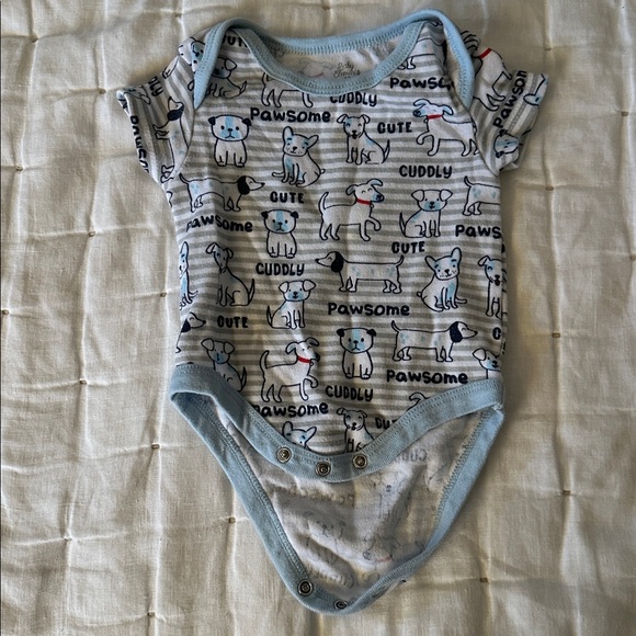 8 piece 6-9mo. Cozy Baby Boy Clothes (025) - Picture 14 of 16